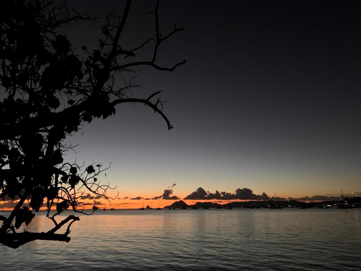 Appartement Duplex Climatise Avec Wi-Fi - Plage Pointe Marin A Pieds, Recemment Renove Sainte-Anne Luaran gambar